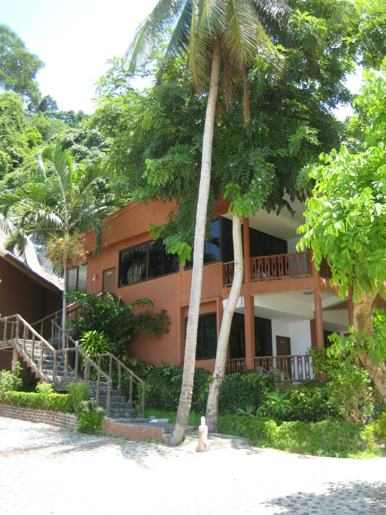 Koh Ngai Resort Deluxe Family Room