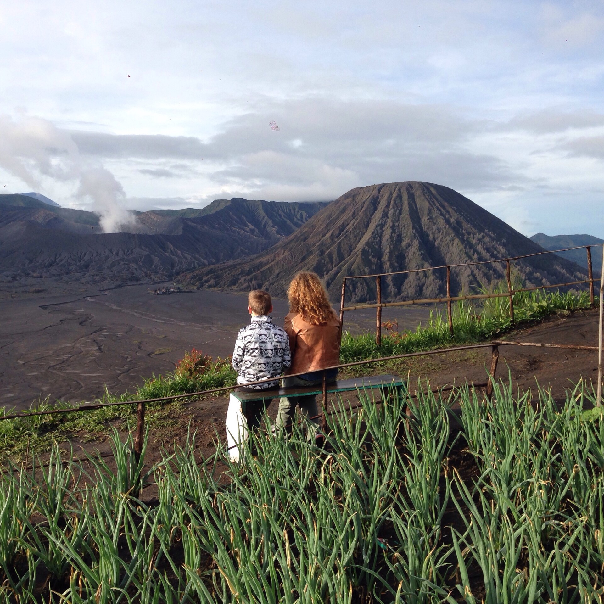 Mount Bromo solopgang i regntiden