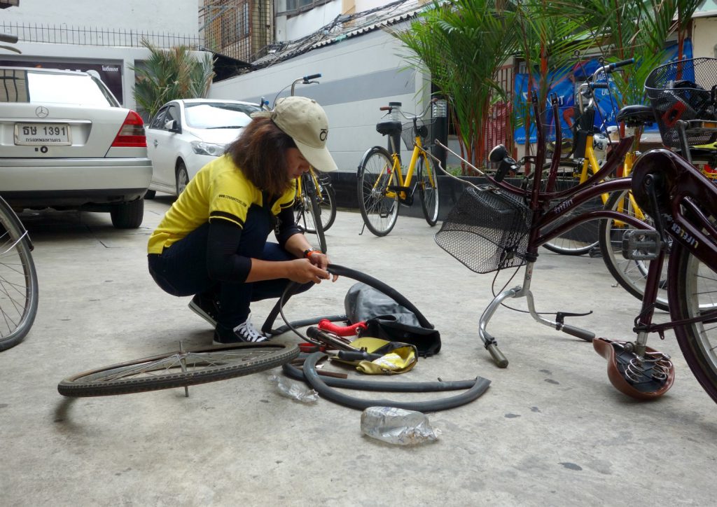 Cykeltur i Bangkok med lapning paa stedet