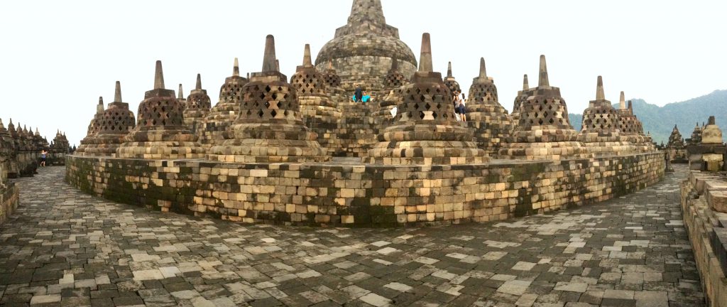 Borobudur Temple er virkelig smukt og symmetrisk