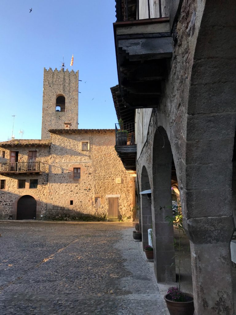 Santa Pau centrum