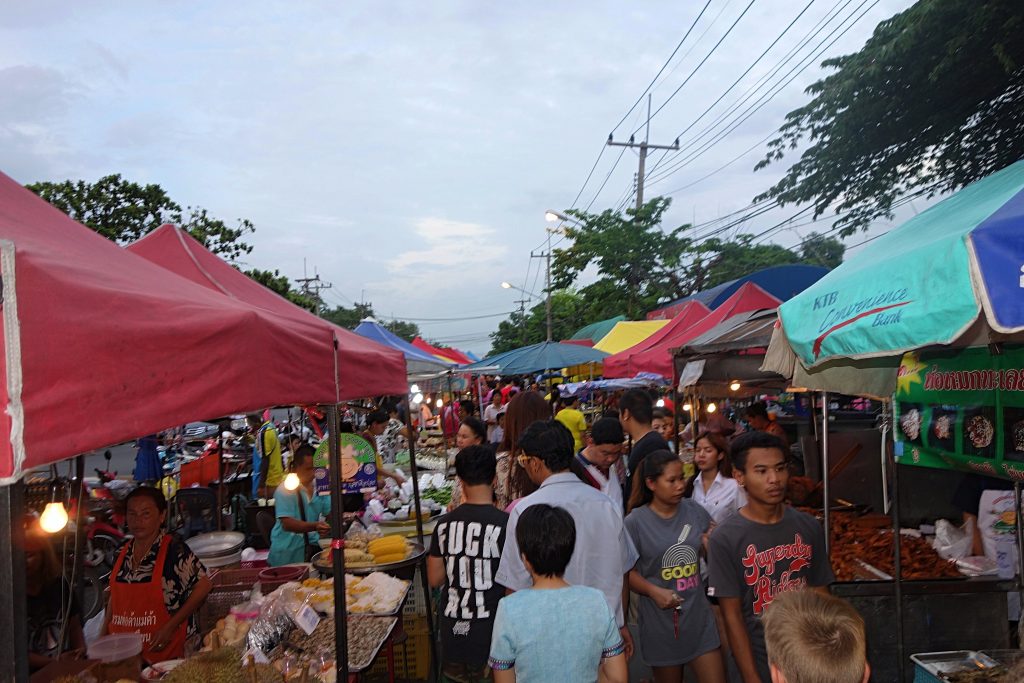 Bang Lan Night Market i Ayutthaya