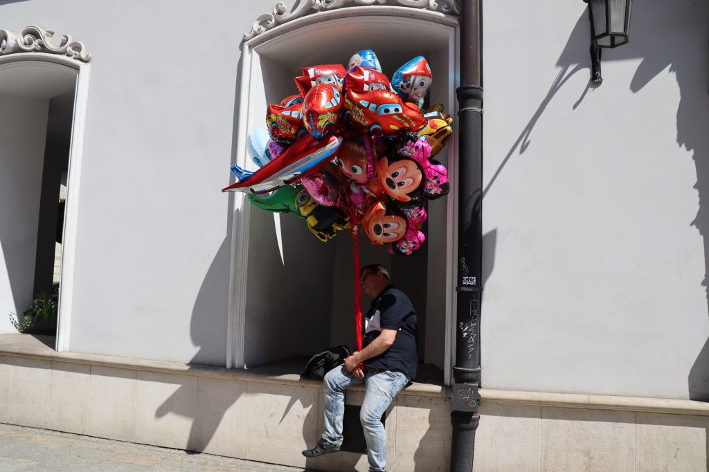 Ballonmanden på gågaden Grodzka