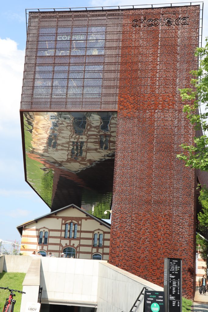 Centre for Documentation of Art of Tadeusz Kantor Crcoteka