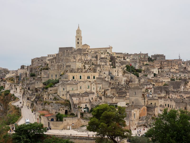 Betagende Sassi di Matera – grottebyen ved Matera i Italien