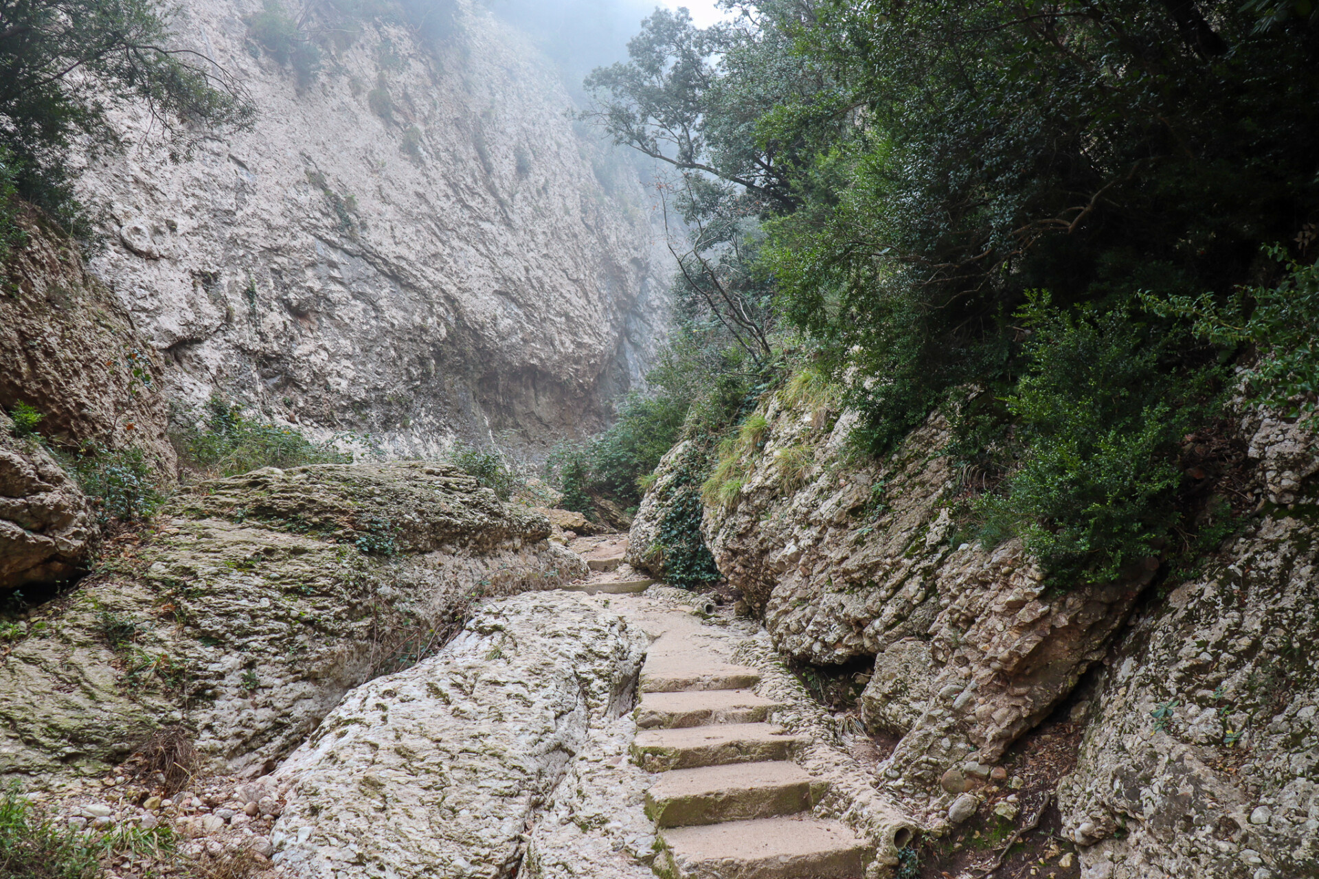 Montserrat til sant jordi vandretur Barcelona