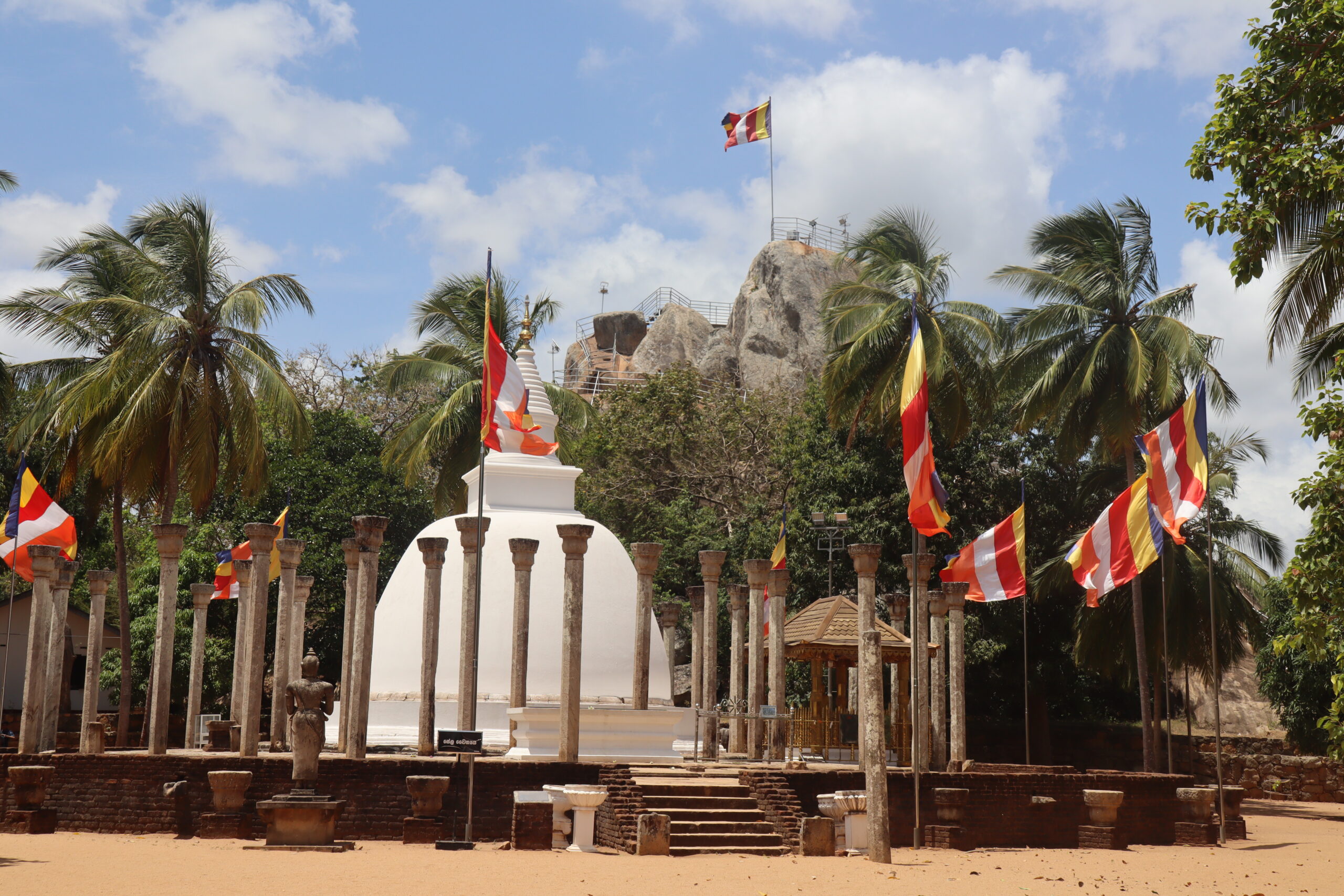 fakta om sri lanka buddism
